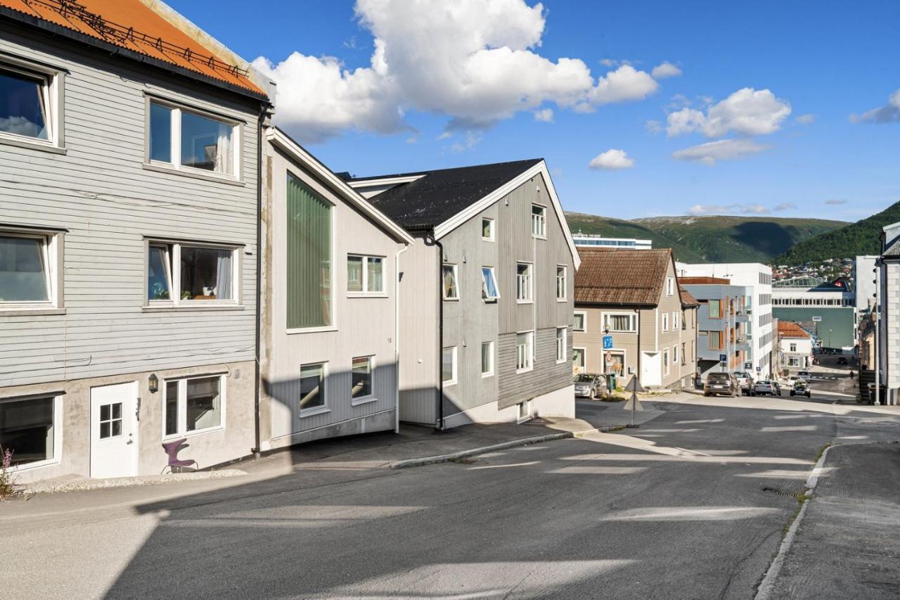 Arctic Homes - Unique Town House ทรอมโซ ภายนอก รูปภาพ