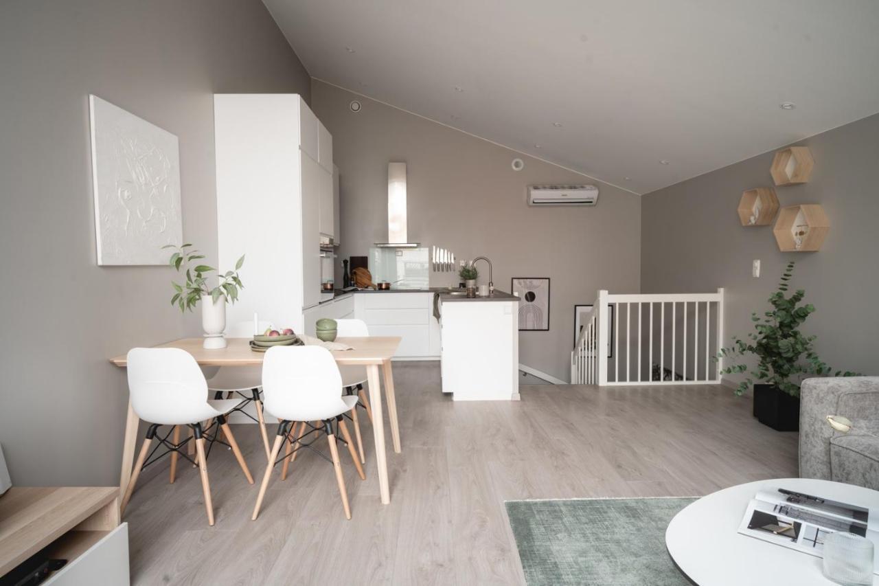Arctic Homes - Unique Town House ทรอมโซ ภายนอก รูปภาพ